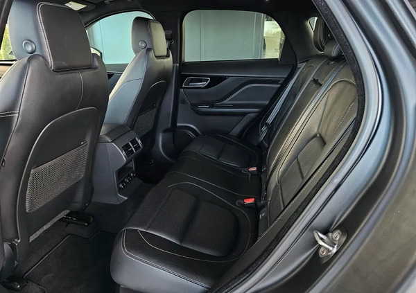 Jaguar F-Pace cena 149900 przebieg: 35000, rok produkcji 2017 z Szepietowo małe 562